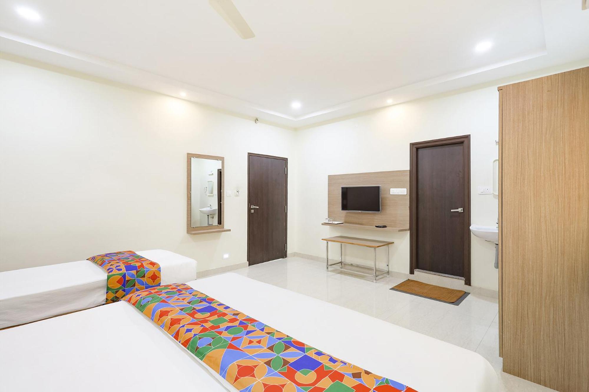 Fabhotel Karthikeya Residency - Tirupati Bus Stand - 900M Eksteriør billede